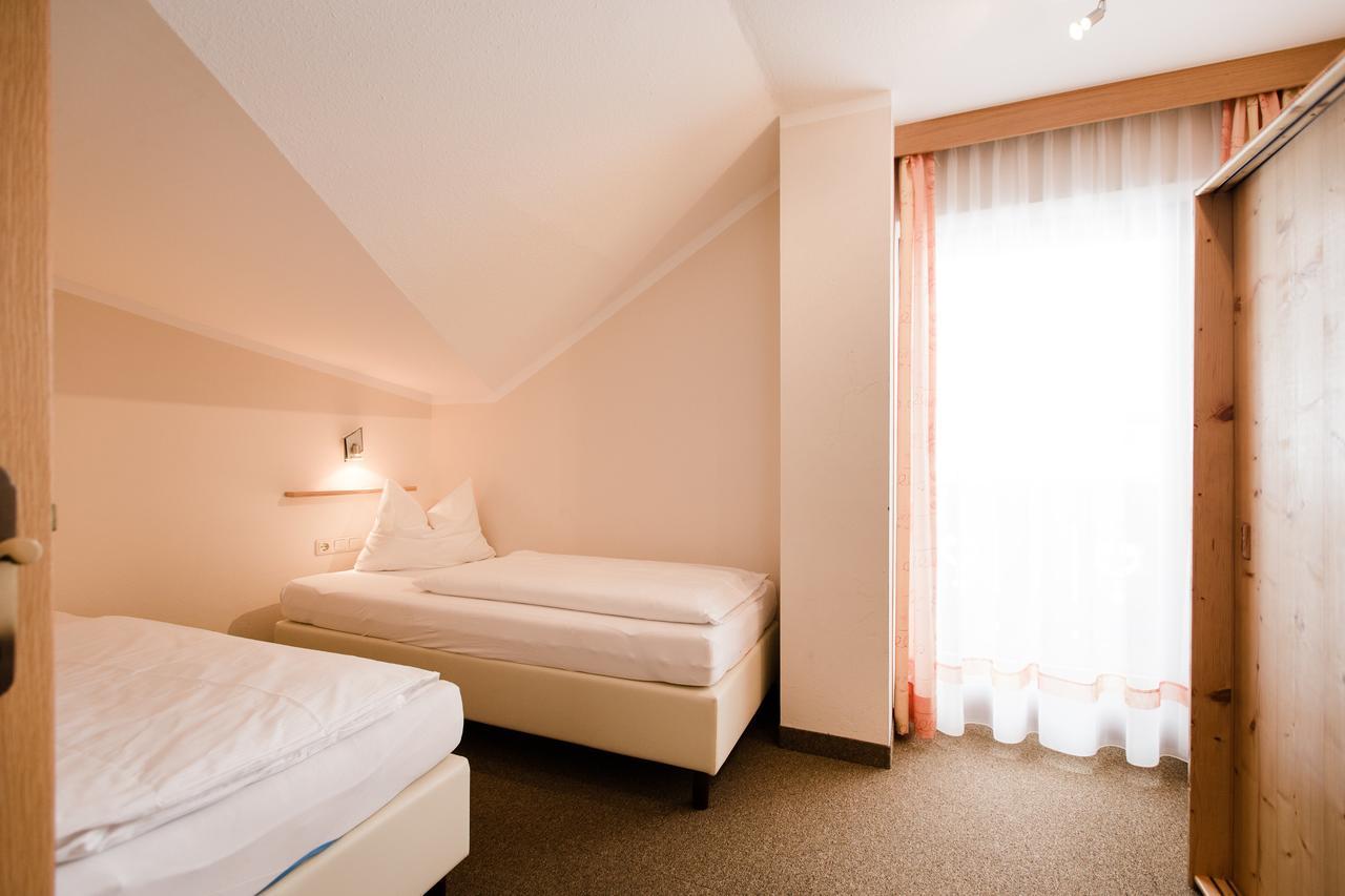 Aparthotel Dorfplatzl Garni Tux Exterior photo