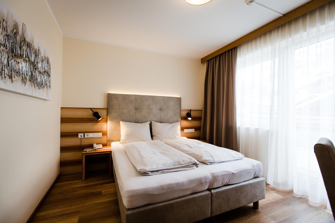 Aparthotel Dorfplatzl Garni Tux Exterior photo